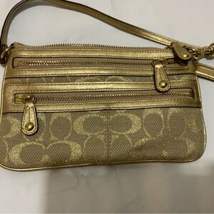 Authentic  Coach Triple zipper Crossbody Gold Metallic Signature